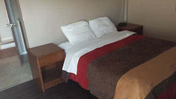 Travellers Rest Motel Салмон Арм Экстерьер фото